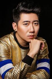 王译龙是哪路神仙？神秘歌手来历