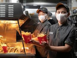 如何在麦当劳打工并快速升职?